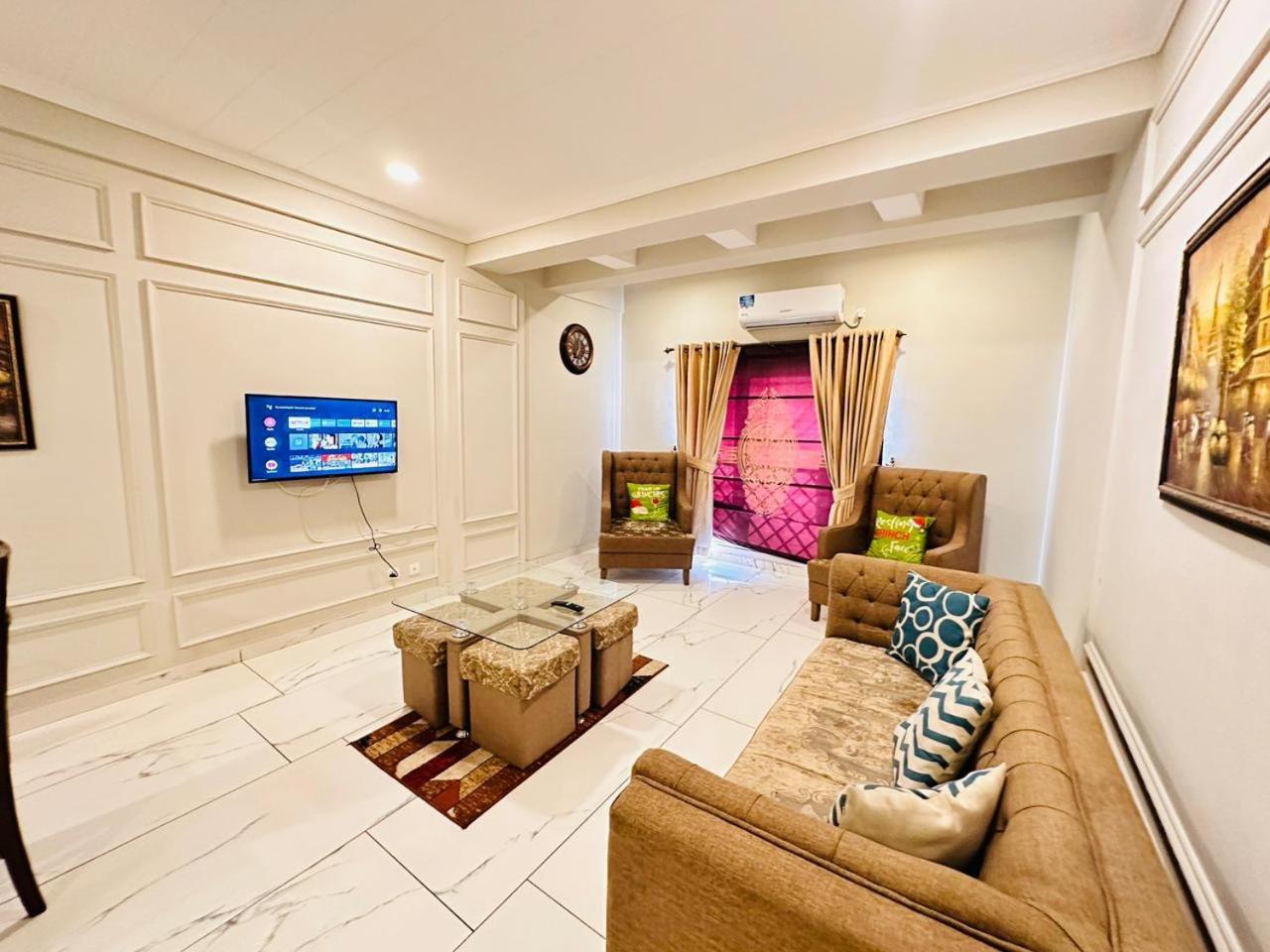 Holidazzle Serviced Apartments Bahria Town Rawalpindi Zimmer foto